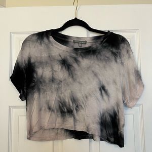 Women’s cropped top. American Eagle.
